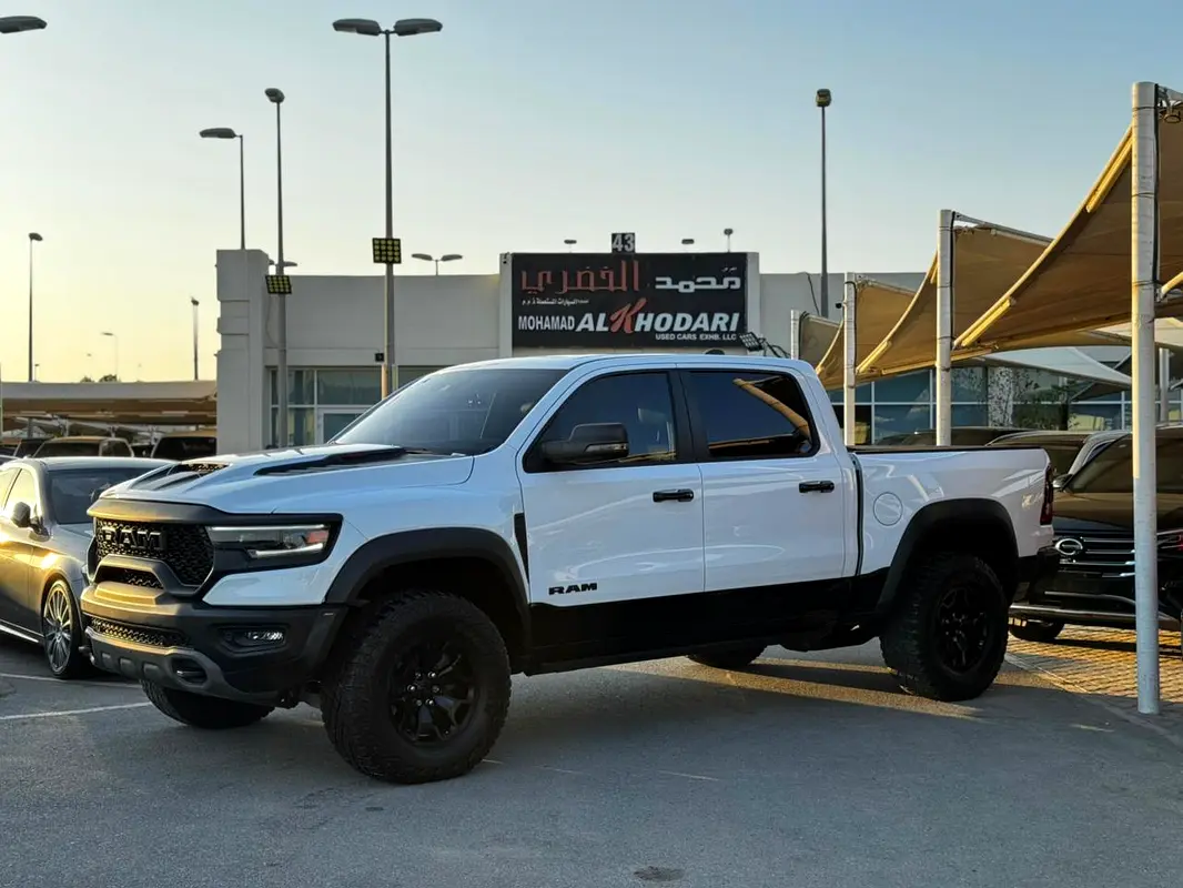 Dodge Ram 2023 — photo 1 of 19