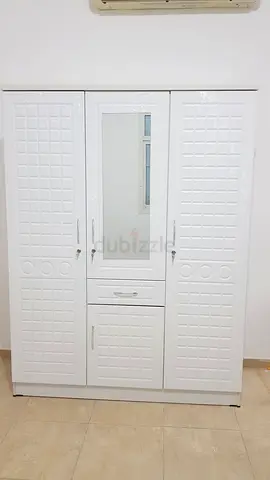 Stylish 3 door White Wardrobe with Mirror