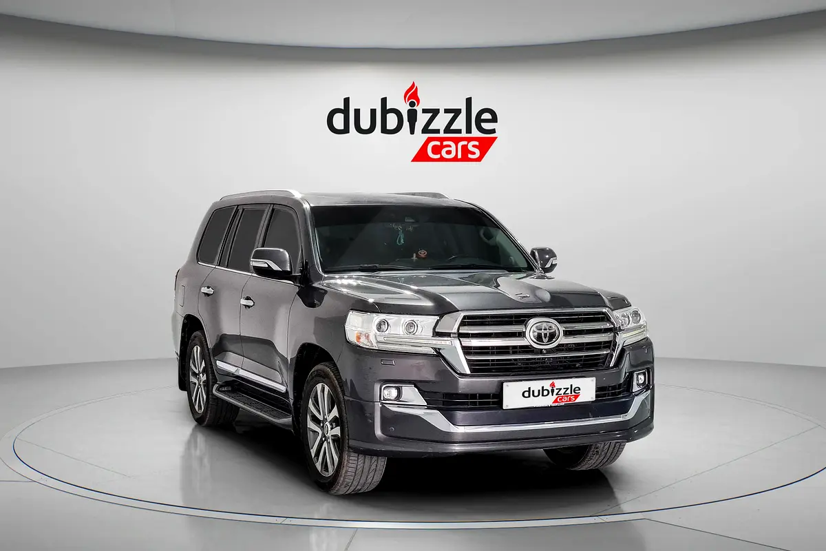 Toyota Land Cruiser 2019 — photo 1 of 17