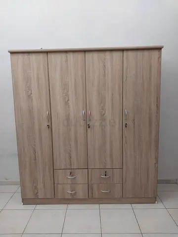 Modern Wooden Wardrobe with Drawers