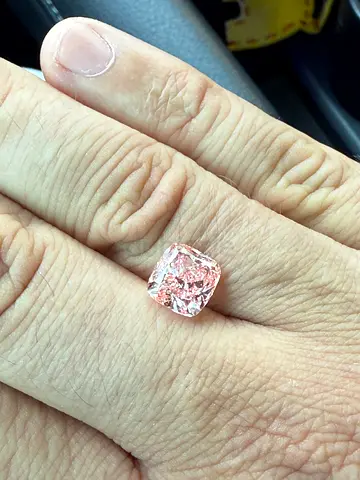 Rare Pink Diamond 3.88 ct. Fancy Vivid Pink + Tiffany design Ring