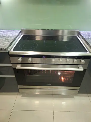 Siemens latest model 5 hubs electric ceramic cooker