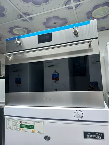 Smeg new model 60 cm latets version electric oven same like new conditon for sale