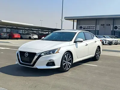Nissan Altima Palatanum 2019 Model .360 Camera.47257 Km only. anadian Vcc Castom Paper.