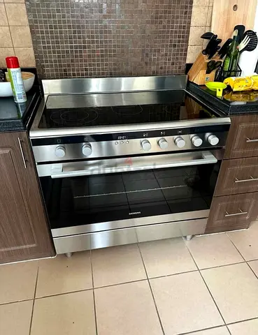 Siemens Electric Ceramic Cooker. 90 by 60 cm latest model