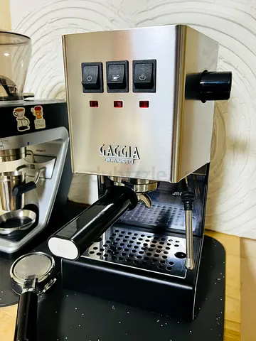 Coffee Machine - Gaggia Classic Pro + barista tools
