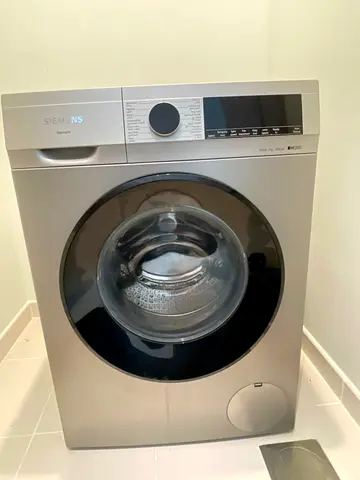 Siemens new model iQ300 washing machine same like new delivery with warranty