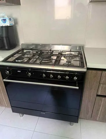 .Smeg New Model Top 5 Burner Gas Down Oven Electric Cooker Range Size 90cm