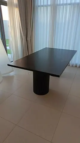 Elegant Oval Dining Table with High Gloss Finish and Designer Pedestal