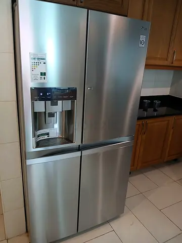 Lg door in door refrigerator with water dispenser and Auto ice maker