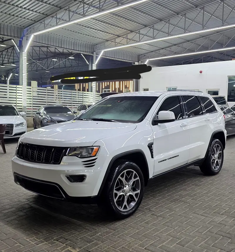 Jeep Grand Cherokee 2020 — photo 1 of 16