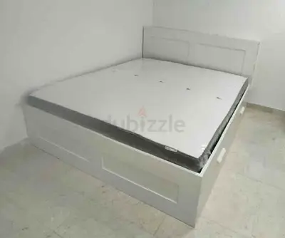 IKEA brimness king size bed with headboard+ 4 big storage drawers underneath with IKEA mattress 180×