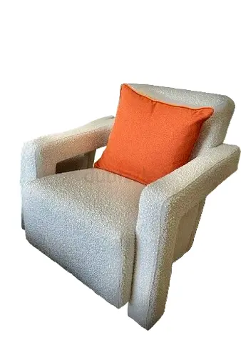 Elegant Accent Armchair – Excellent Condition