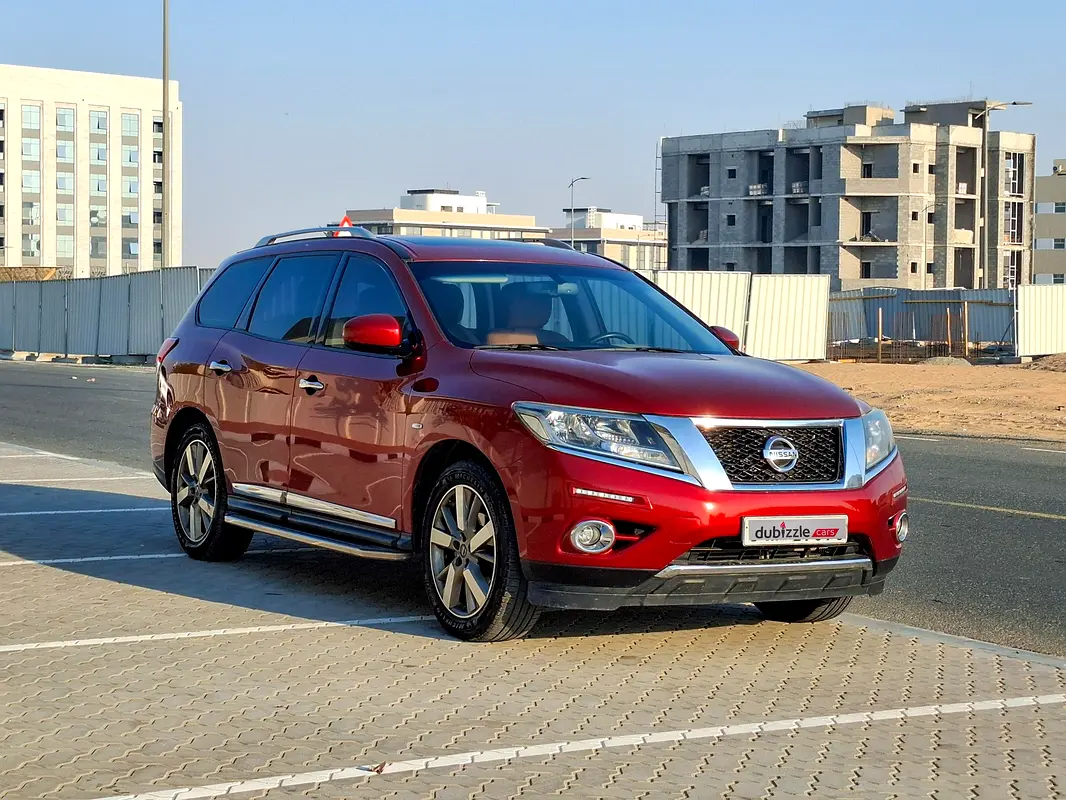 Nissan Pathfinder 2017 — photo 1 of 17