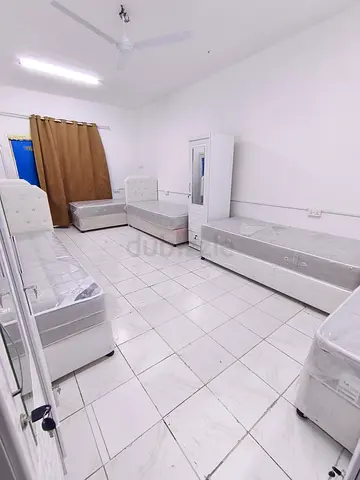 ROOM AVAILABLE FOR FAMILY OR EXE BECH FEMALE/MALE BUR DUBAI