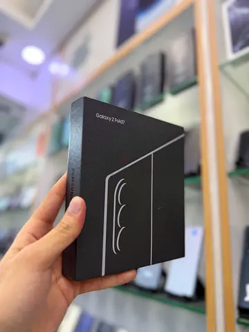 Samsung Galaxy Z Fold 7 Brand New Box.
