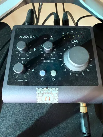 Audient iD4 USB Audio Interface – Studio Quality | Excellent Condition