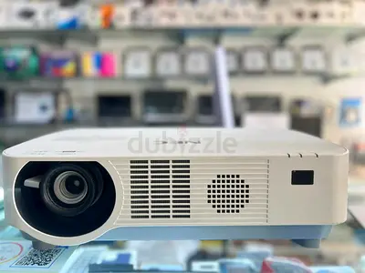 NEC Projector P502HL