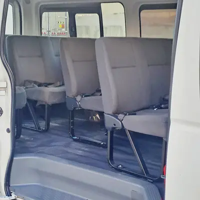 2015 Toyota HIACE — фото 2