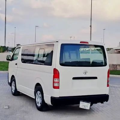 2015 Toyota HIACE — фото 6