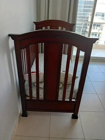 Baby crib with mattress for sale