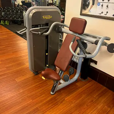 Technogym element shoulder press