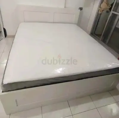 IKEA brimness king size bed with headboard+ 4 big storage drawers underneath with IKEA mattress 180×