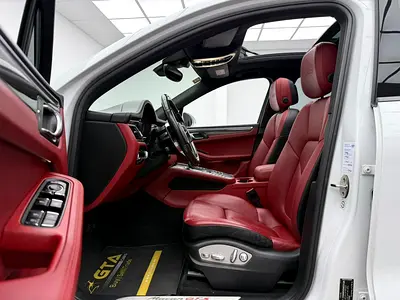 صورة 8 لـ 2017 Porsche MACAN