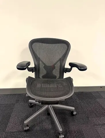 Herman miller Aeron classic size B fully loaded