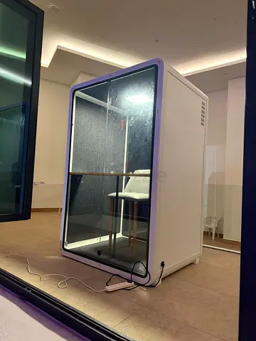 Modern Soundproof Office Pod