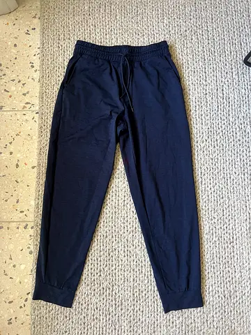 UNIQLO Ultra Stretch Active Jogger Pants - M size