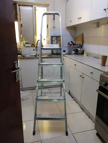 Sturdy Aluminum Step Ladder