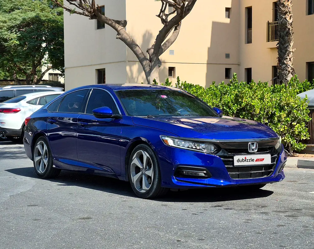 Honda Accord 2020 — photo 1 of 15