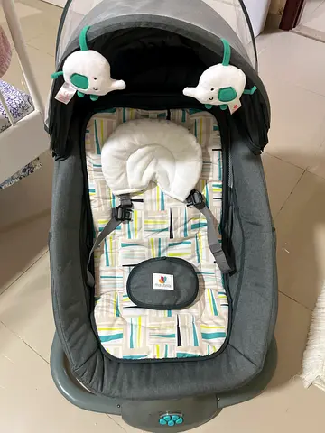 Comfortable Baby swing with Adjustable Recline