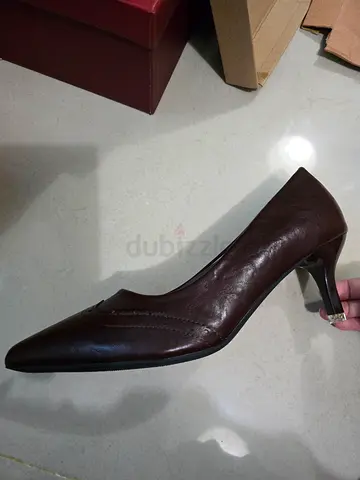 Leather pumps - size 42