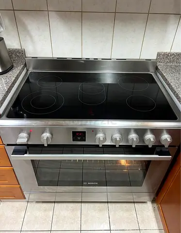 Bosch 90 cm ceramic cooking range 5 hubs electric cooker