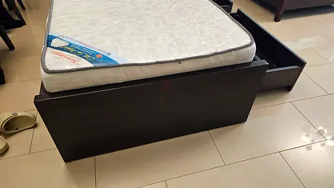 Bed and mattress