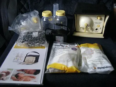 Medela Breast Pump Set with Accessories new