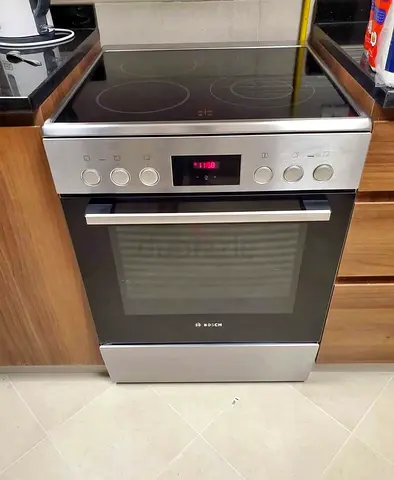 Bosch 60cm Electric cooker same Like new condition