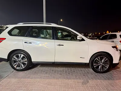 Nissan Pathfinder Hybrid Sunroof GCC – Full Option
Model: 2019
Mileage: 81,393 KMS
Spec: GCC
Very cl