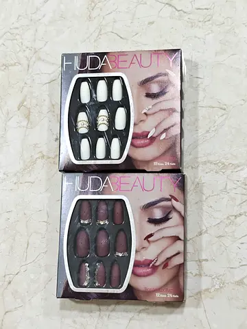 Huda Beauty Press-On Nails Set