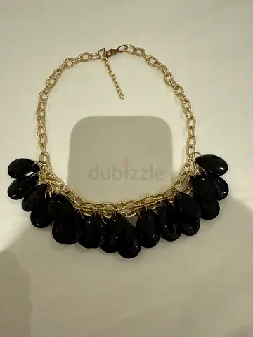 Elegant Black Teardrop Necklace