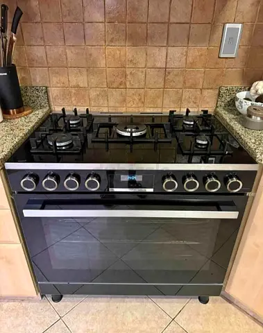 Bosch series 8 stove full gas top 5 burner 90by60 cm size   Oven Double baking grill and fan