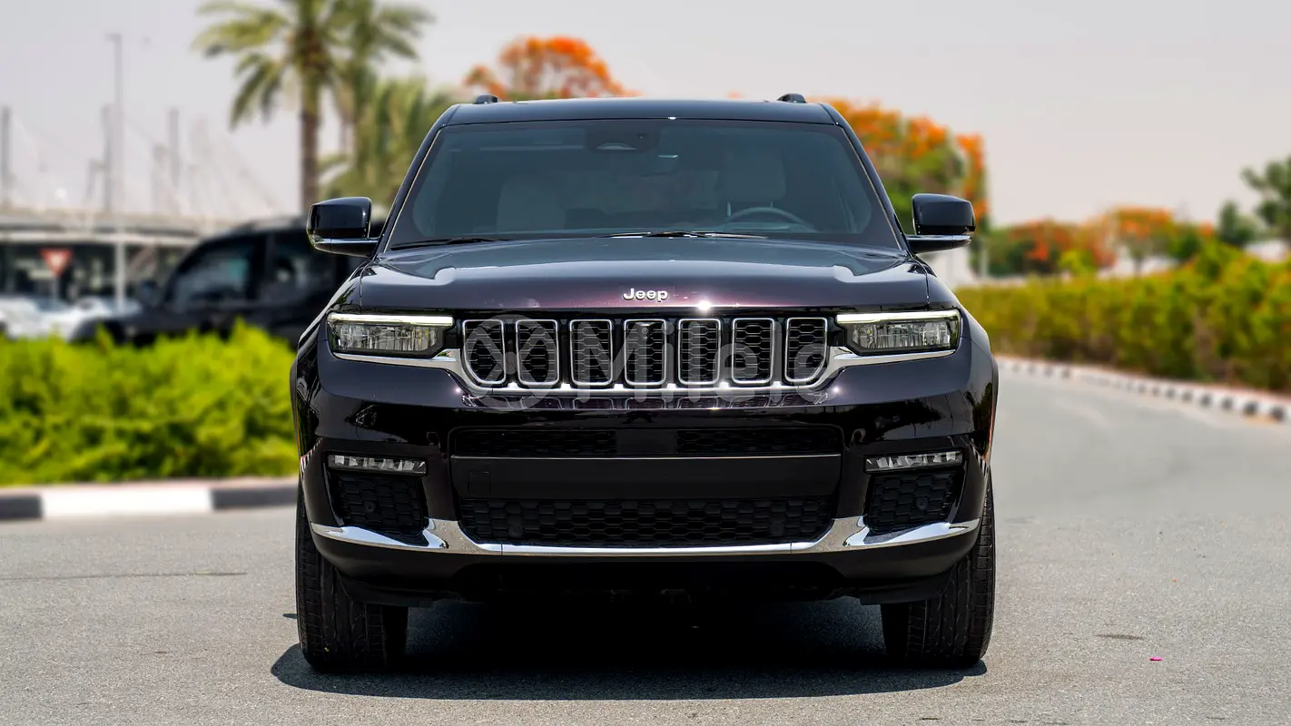 Jeep Grand Cherokee 2023 — photo 1 of 20