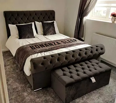 Customised Queen size brand New elegant design modern bed