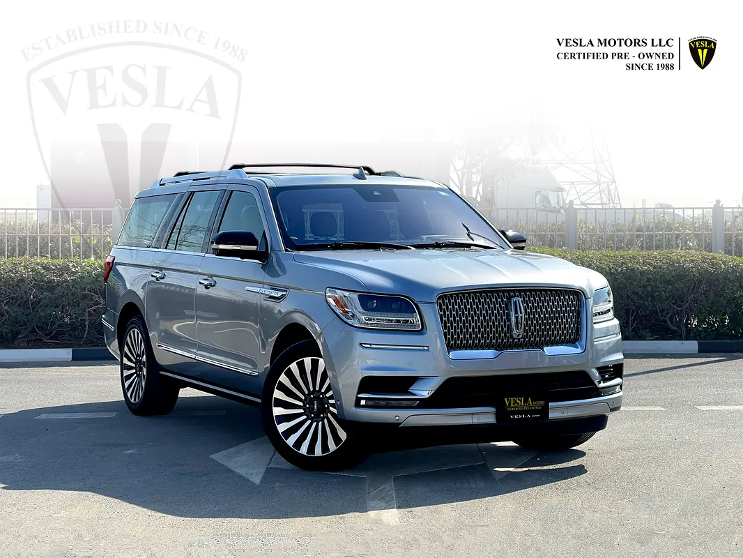 Lincoln Navigator 2020 — photo 1 of 20
