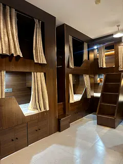 Executive Bed Space Available very close to Dubai Internet Metro station