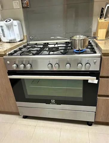 Electrolux Gas Cooker with Oven