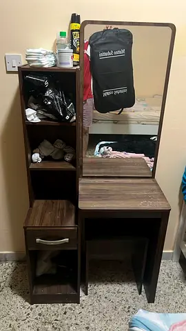 Compact Wooden Dressing Table with Mirror