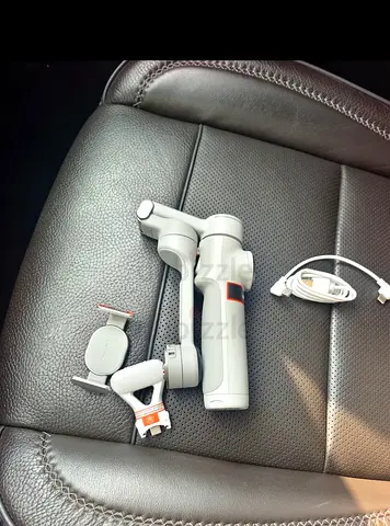 Insta360 Handheld Gimbals Flow 2 Ai Tracker Bundle